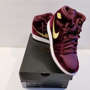 Air Jordan 1 Velvet Night Maroon Sz 7y